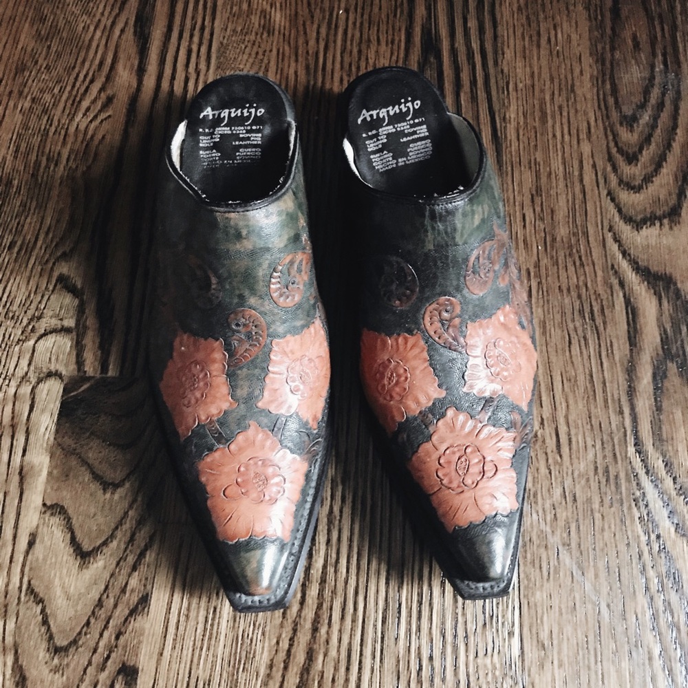 Festival ready slip on boots in leather Coachella